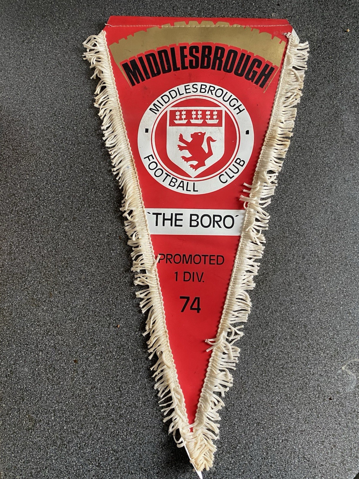 VINTAGE 1974 MIDDLESBROUGH FOOTBALL CLUB SOUVENIR VINYL PENNANT FLAG for sale on Ebay