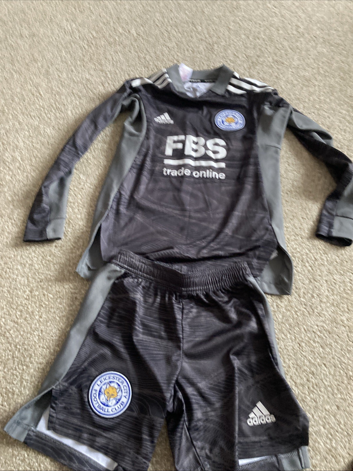 Leicester City Grey goalkeeper Kit 7-8 Years for sale on Ebay