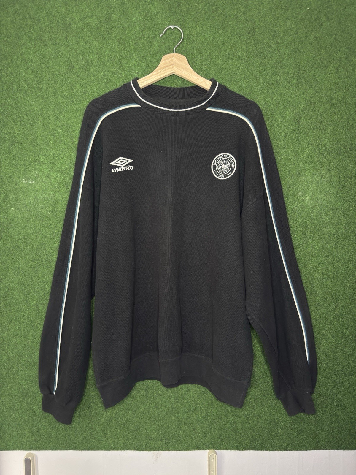 Original Celtic 1990/00’s Football Sweatshirt LARGE UMBRO RARE for sale on Ebay