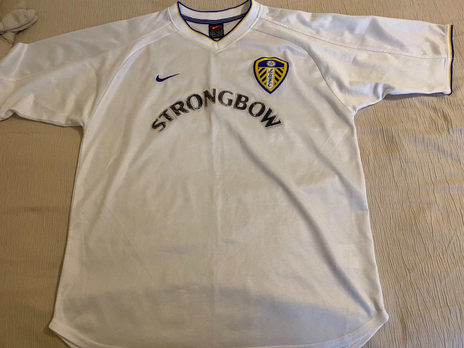 Leeds United 2000/2002 home shirt Men's Medium (Has fading to Strongbow Design) for sale on Ebay