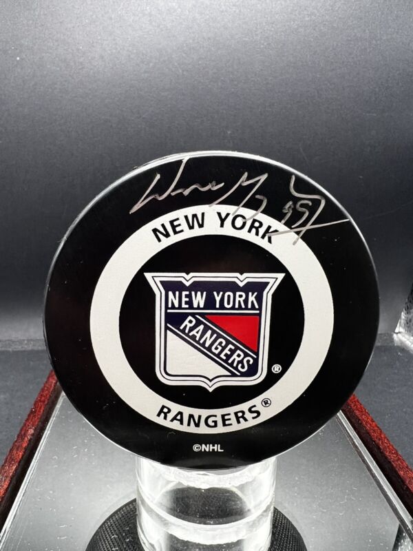WAYNE GRETZKY AUTOGRAPHED HOCKEY PUCK NEW YORK RANGERS UPPER DECK HOLOGRAM for sale on Ebay
