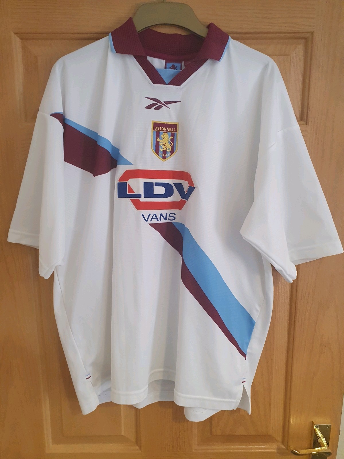 ASTON VILLA AUTHENTIC WHITE AWAY SHIRT REEBOK 1999-2000 46