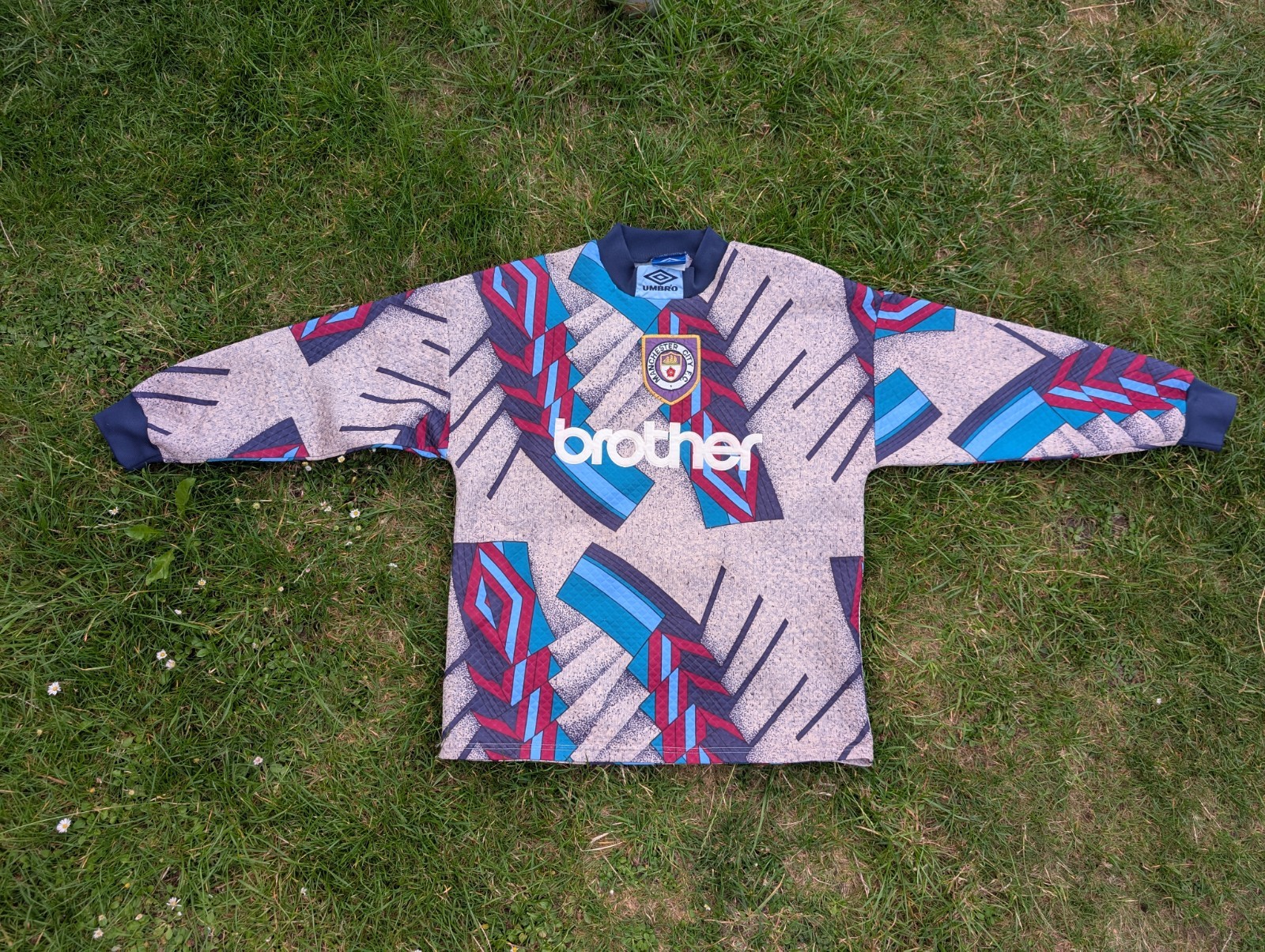 Original Manchester City 1993-1994 Umbro  Goalkeeper Shirt - Large for sale on Ebay