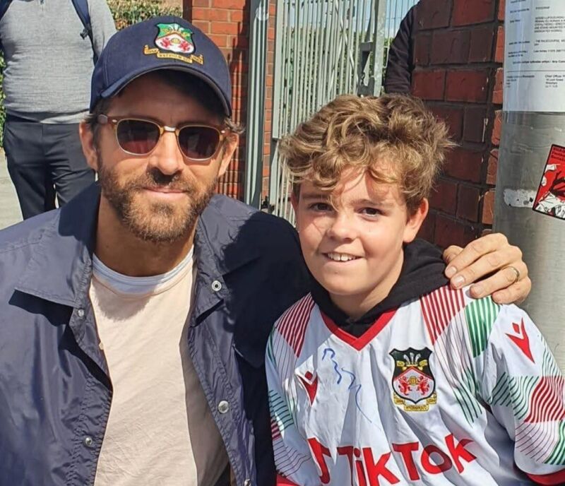 GENUINE. RYAN REYNOLDS. WREXHAM FC. Signed BASEBALL CAP. for sale on Ebay