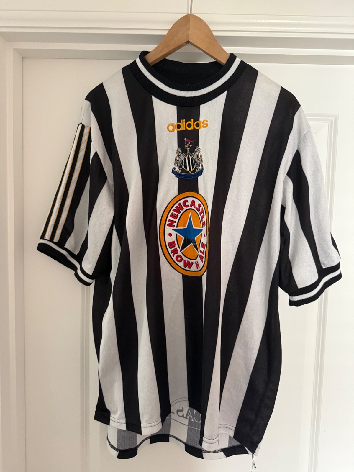 Great Condition- Newcastle 1997-99  home kit size  large for sale on Ebay