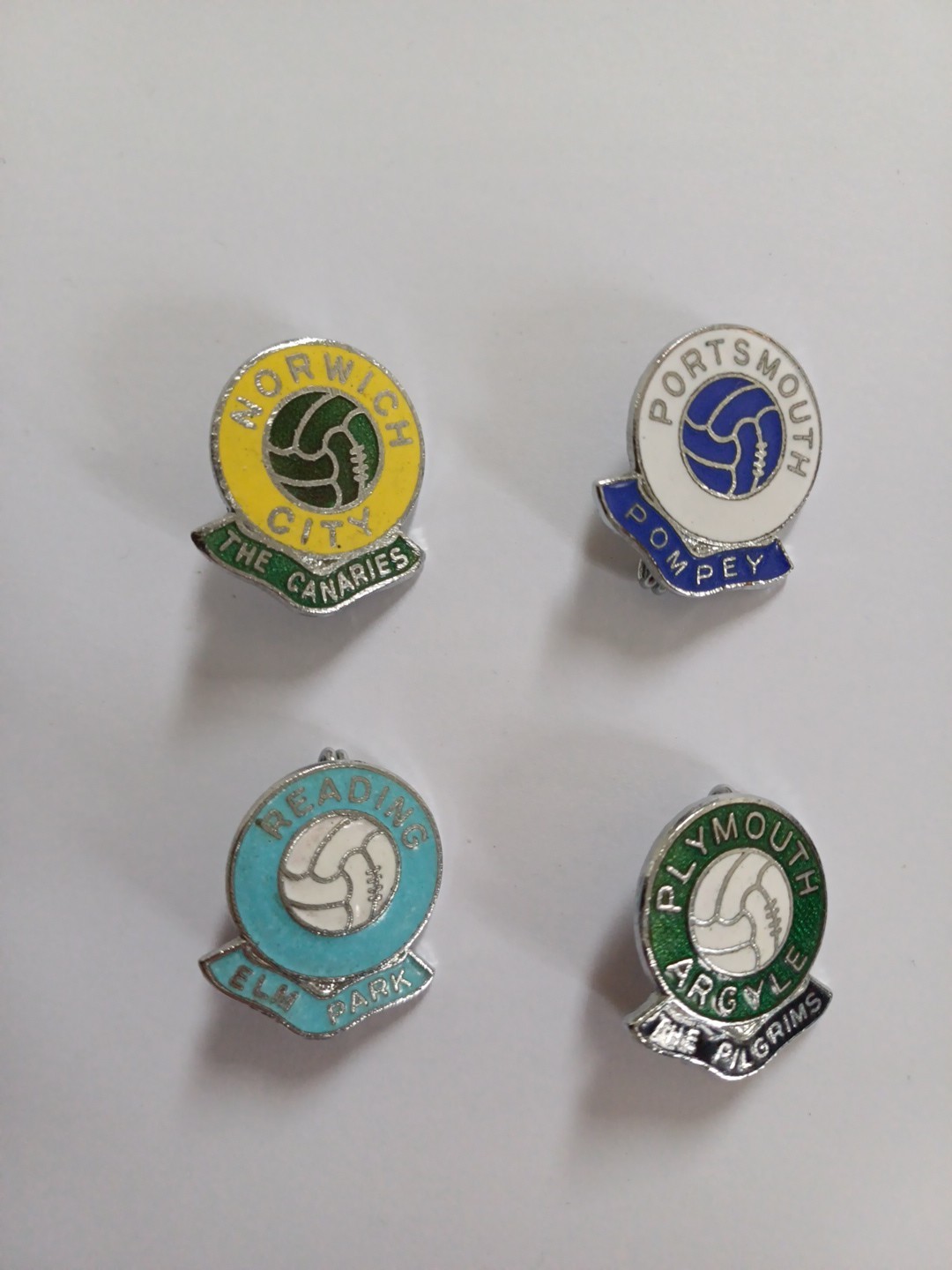 NORWICH PORTSMOUTH READING PLYMOUTH GOMM VINTAGE FOOTBALL PIN BADGES BUNDLE for sale on Ebay