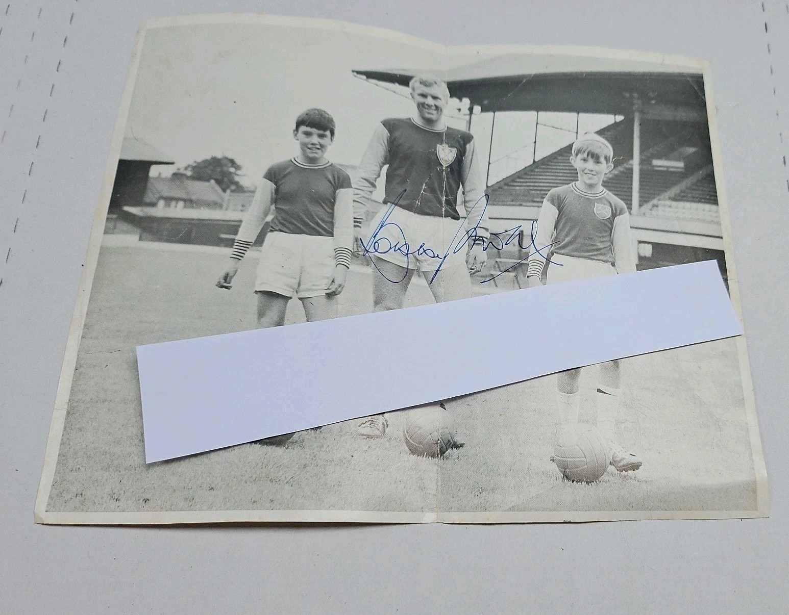 Bobby Moore West Ham  Original Signed A4 Size  Poster Card for sale on Ebay