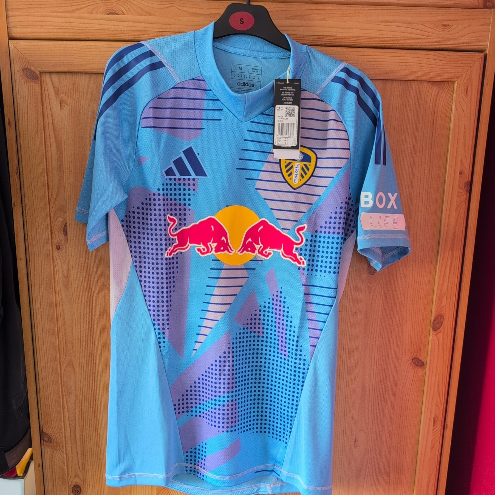 Leeds United Goalkeeper Shirt medium nwt for sale on Ebay