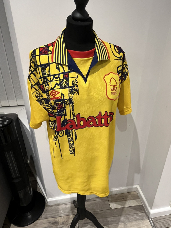 Rare Nottingham Forest Yellow Labatt's Football Shirt Umbro Size L for sale on Ebay