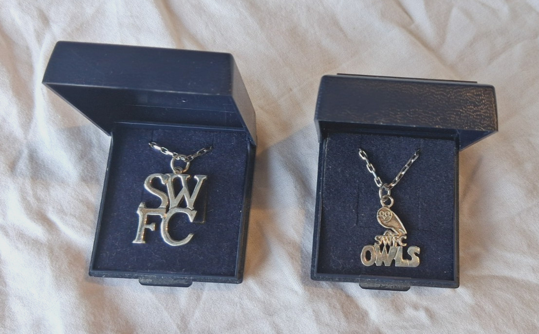 2 x Sheffield Wednesday FC Owls Necklaces In Presentation Boxes for sale on Ebay
