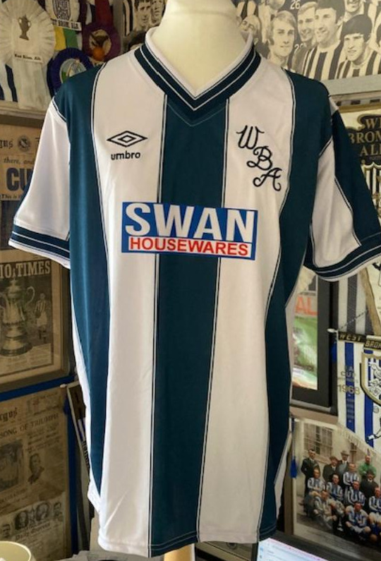 West Bromwich Albion,  Cyrille Regis,  1983/84 retro. Size M 38