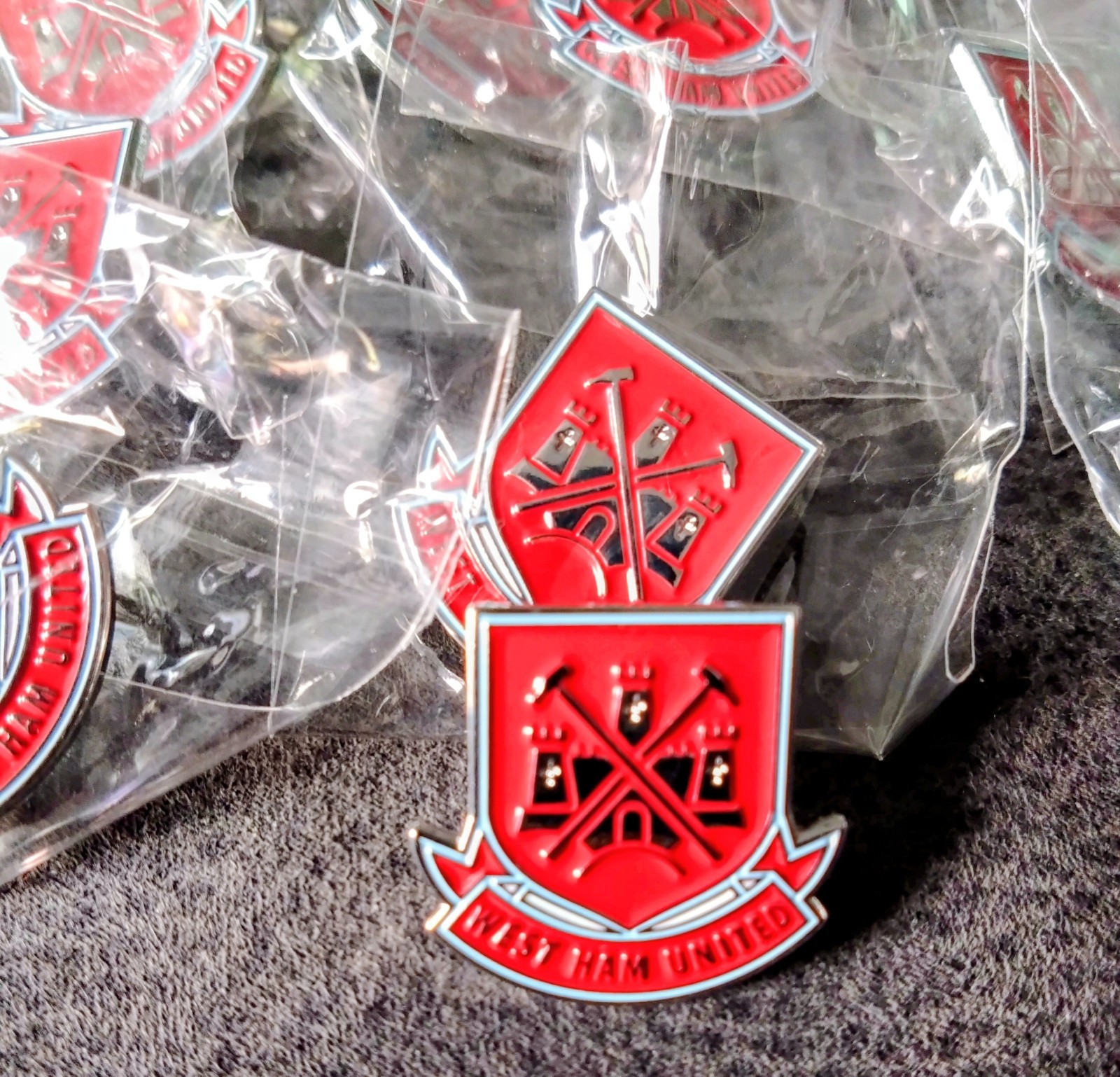 JOB LOT/COLLECTION OF 10 WEST HAM UNITED FOOTBALL CLUBP BADGES  for sale on Ebay
