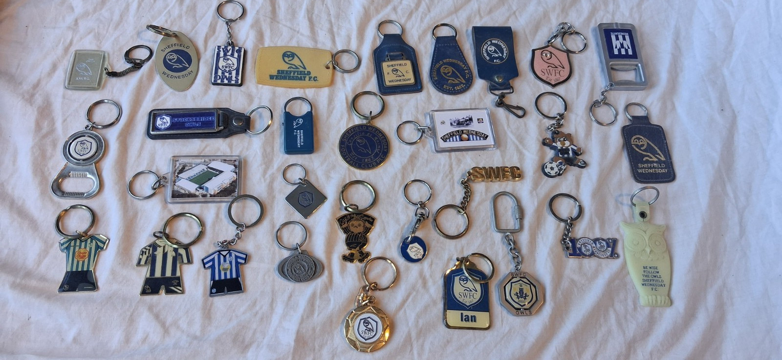 30 x Assorted Vintage Sheffield Wednesday Keyrings for sale on Ebay