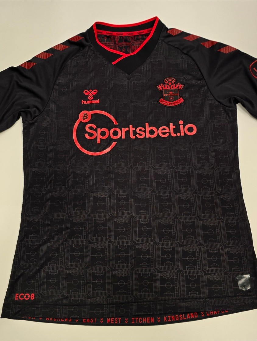 Southampton 2021-22 3rd Football Shirt Jersey Hummel Large Collectable  for sale on Ebay