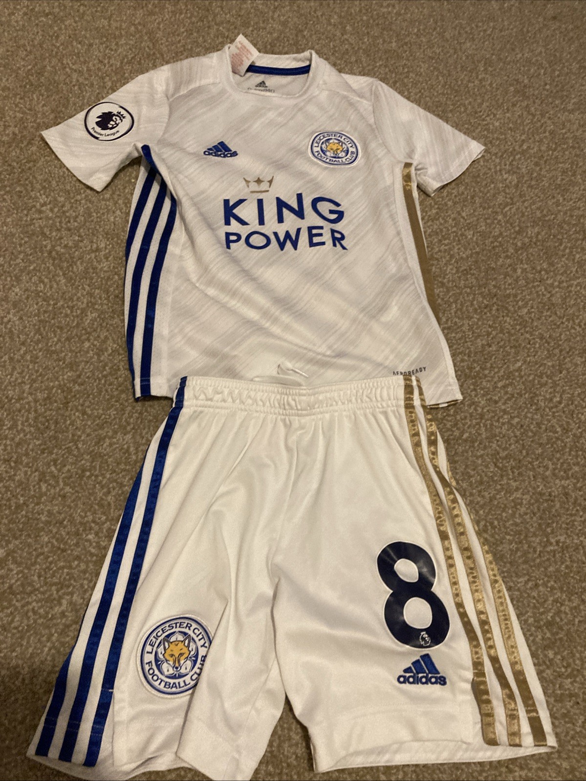 Leicester City Tielemans White Kit 9-10 Years for sale on Ebay