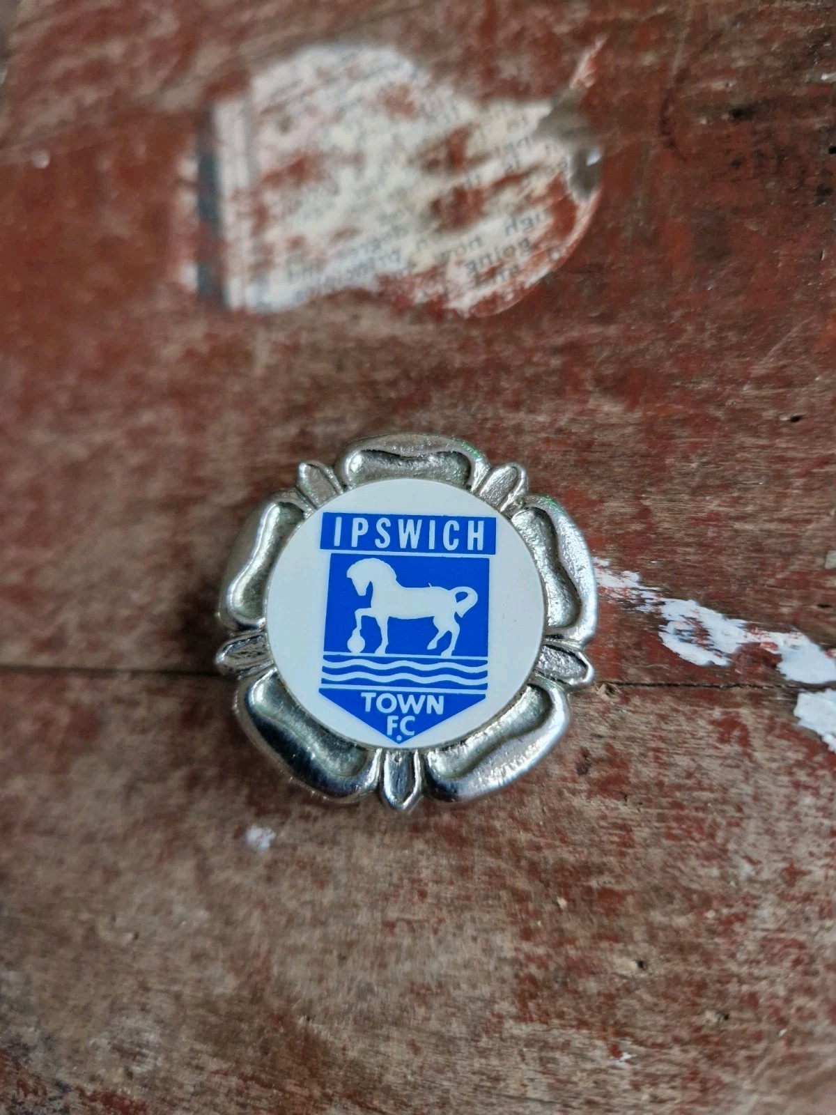 IPSWICH  TOWN  F C -  VINTAGE  70's INSERT COLLECTABLE COFFER FOOTBALL Pin BADGE for sale on Ebay
