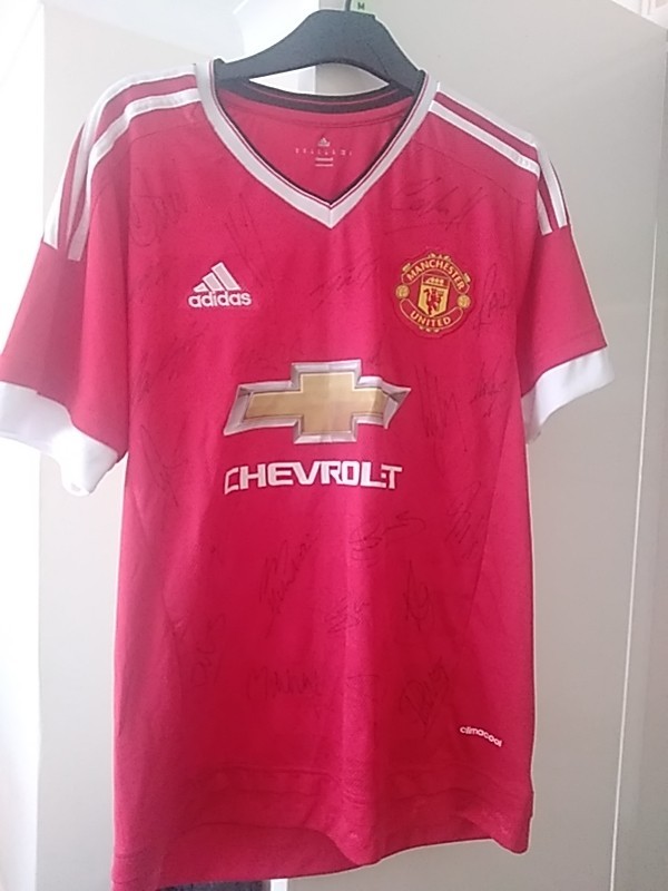 Signed Manchester United Football Shirt With COA (22 Squad Players) for sale on Ebay