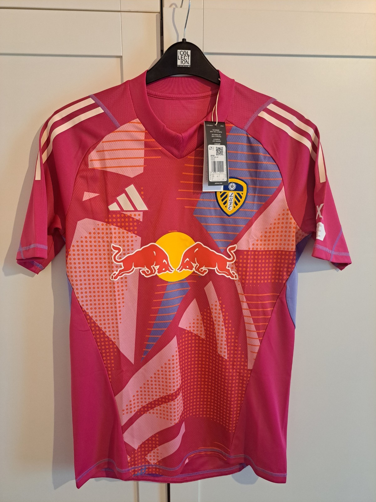 Leeds United 24/25 Goalkeeper Shirt Large BNWT Genuine Champions  for sale on Ebay