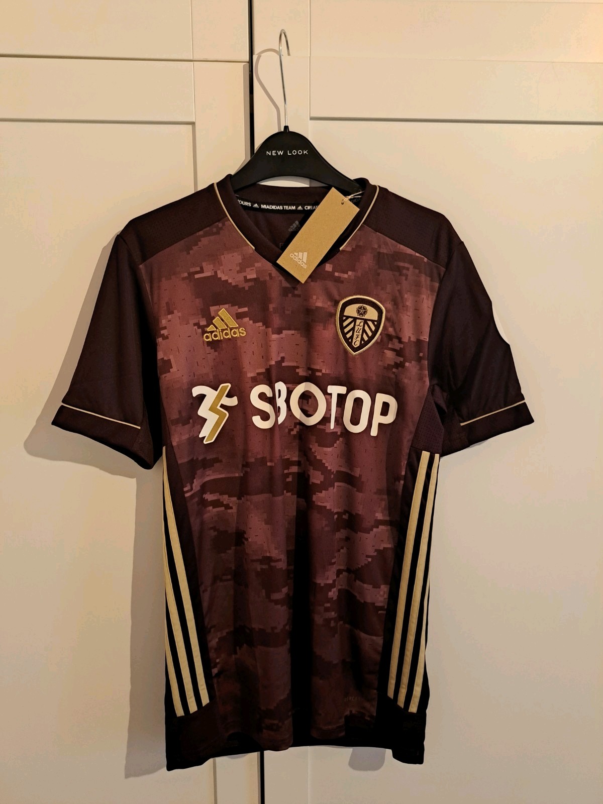 Leeds United 20/21 Third Shirt Small BNWT Genuine Maroon for sale on Ebay