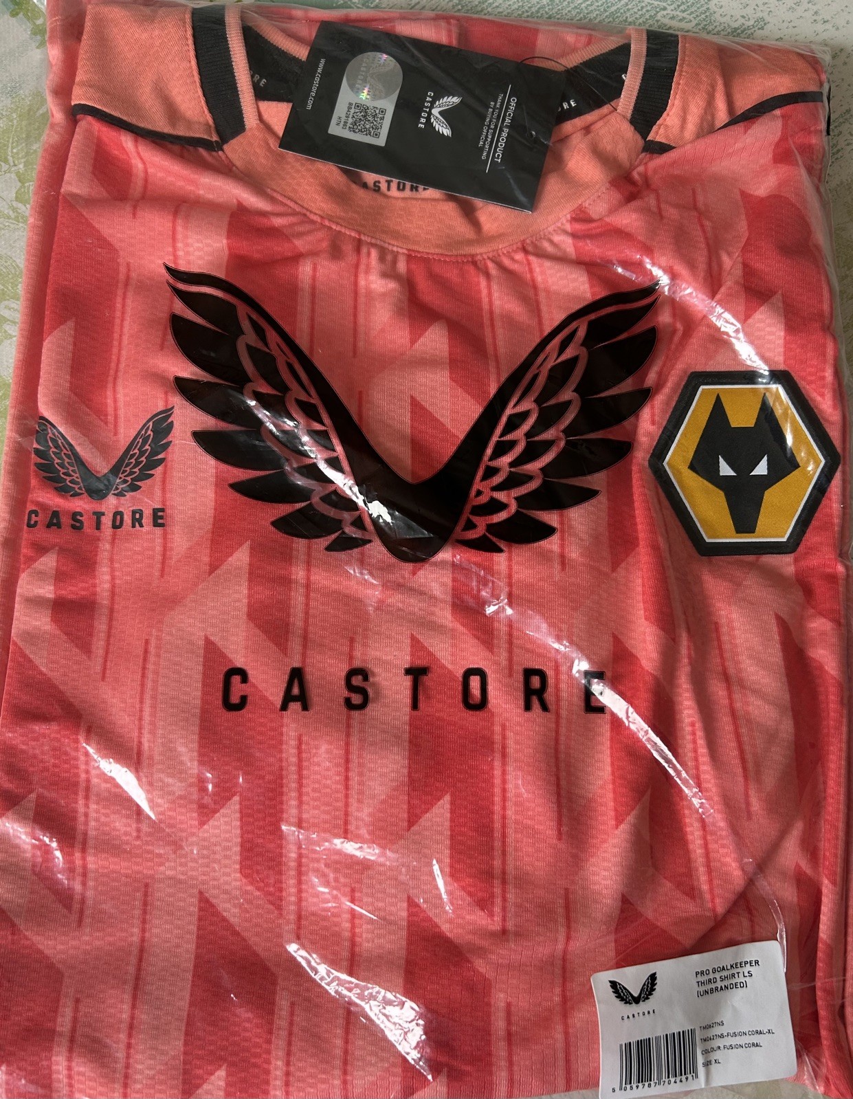 Wolves Castore GK Third Shirt 2022/23, Size XL Long Sleeve New with Tags for sale on Ebay