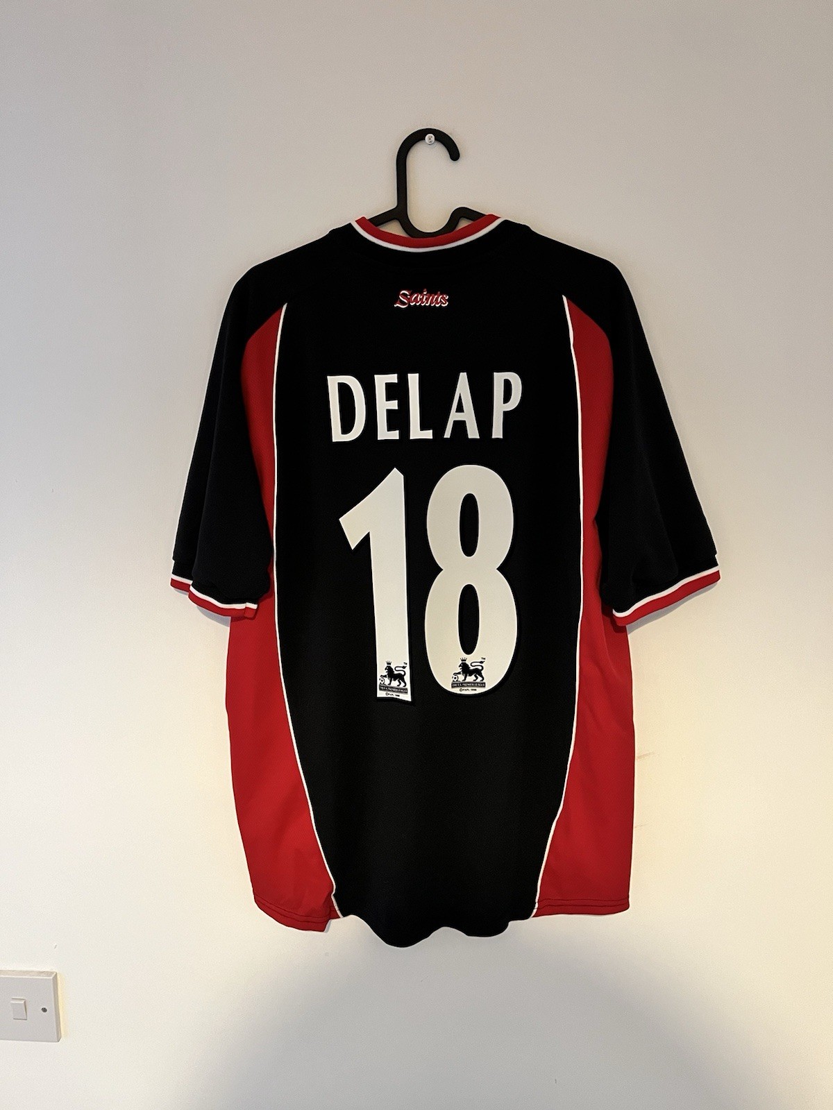 Southampton 2001/2002 Away Football Shirt, DELAP 18, Medium for sale on Ebay