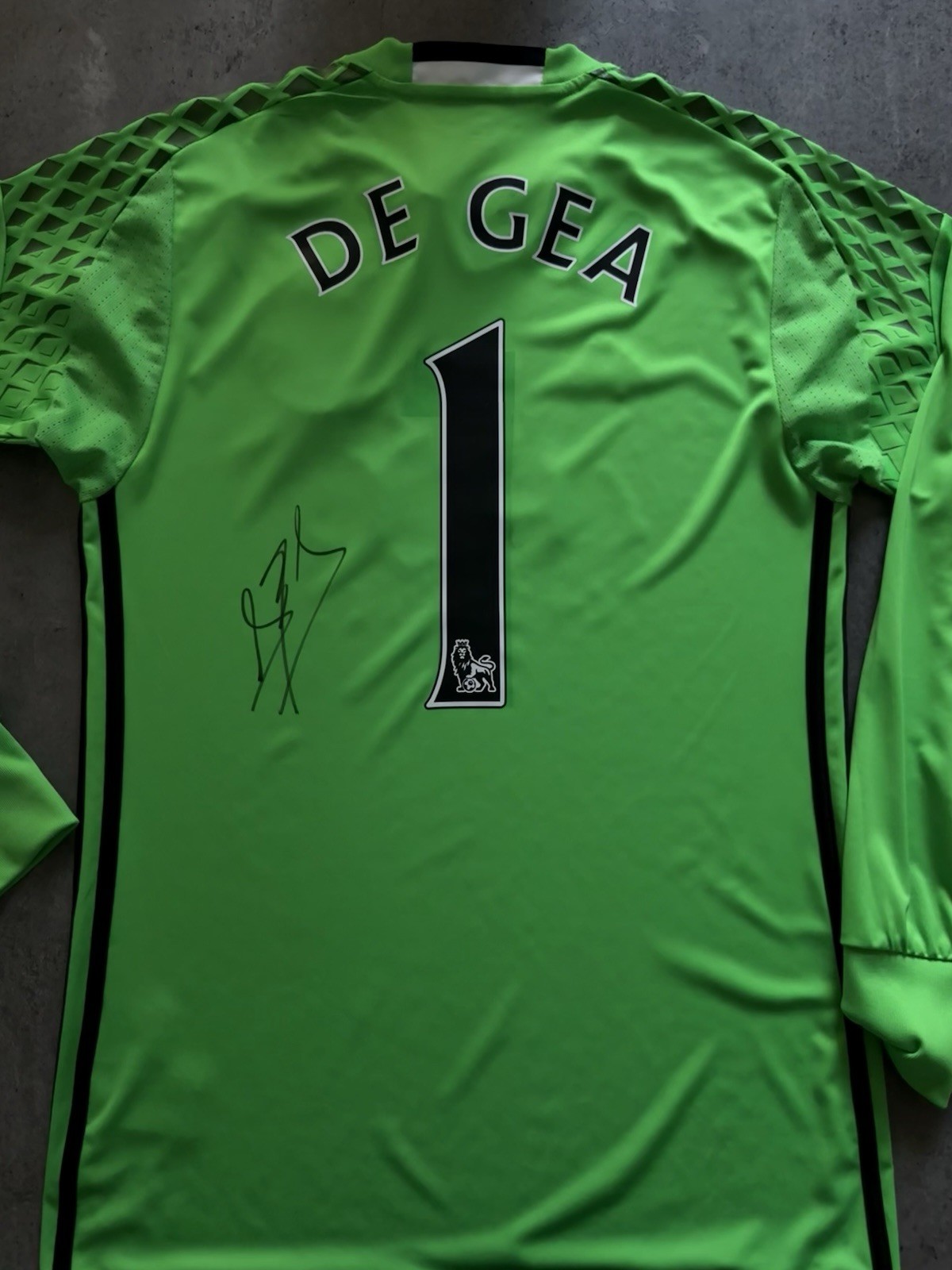 David de gea Manchester United 2016/17 shirt photo proof * defect view below* for sale on Ebay