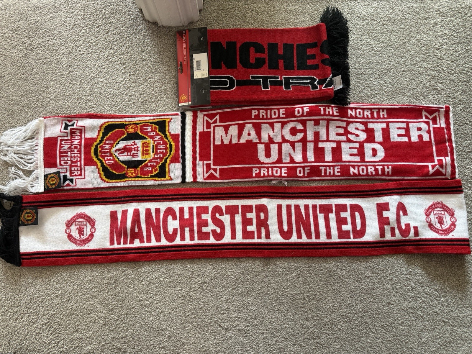 Manchester United F C OLD CREST Very Rare Official Scarfs, Pride Of The North for sale on Ebay