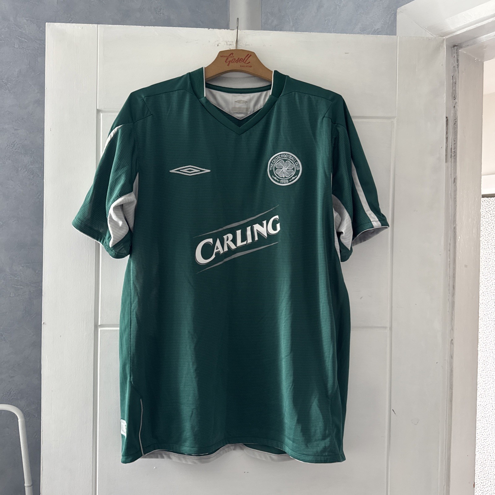 Vintage Celtic 2004 Carling/Umbro Adult large  for sale on Ebay