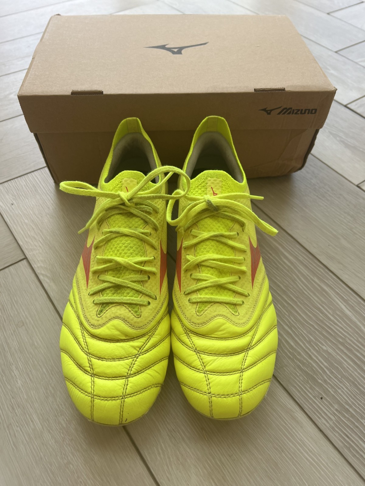 Mizuno Morelia Neo IV  Yellow Mens Football Boots size UK 7.5 EUR 41 RRP £150 for sale on Ebay