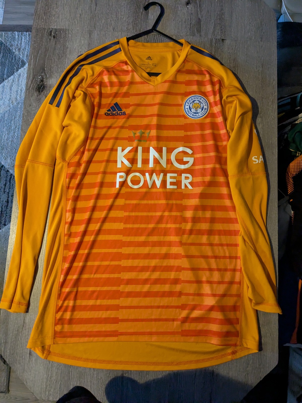 Leicester City Goalkeeper Shirt 18/19 Size L for sale on Ebay