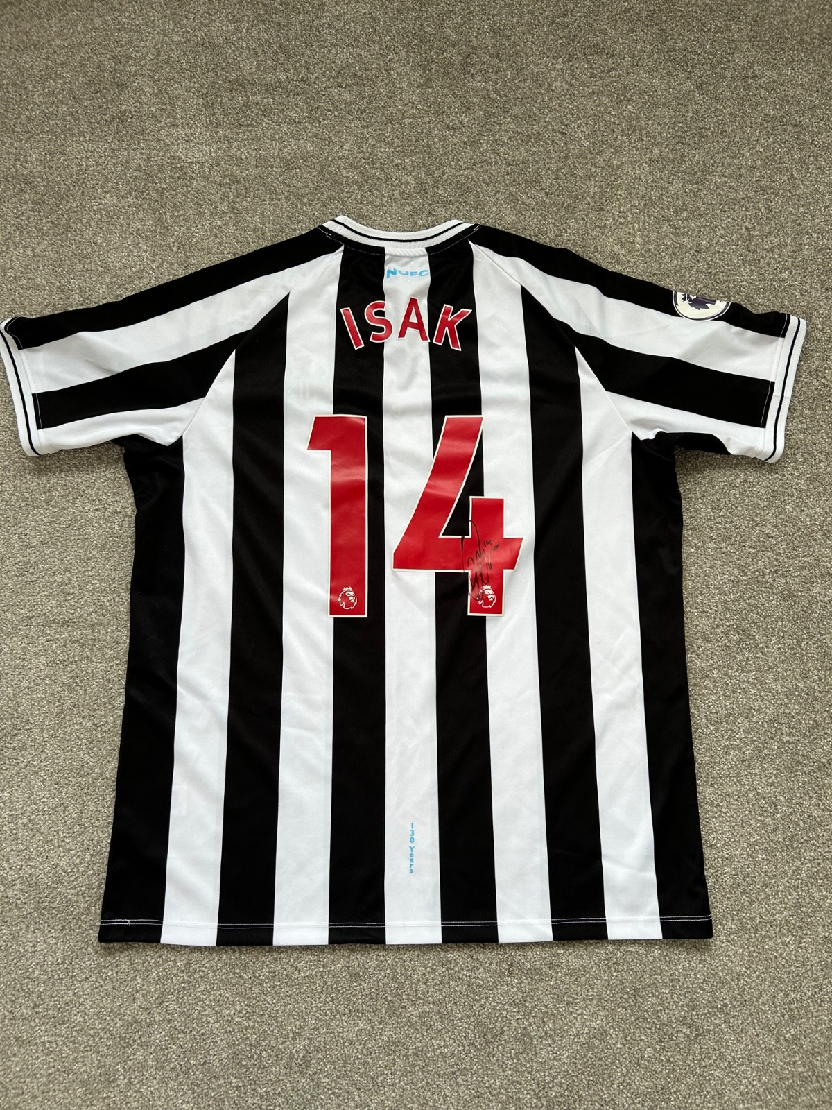 Hand Signed Alexander Isak Newcastle shirt for sale on Ebay
