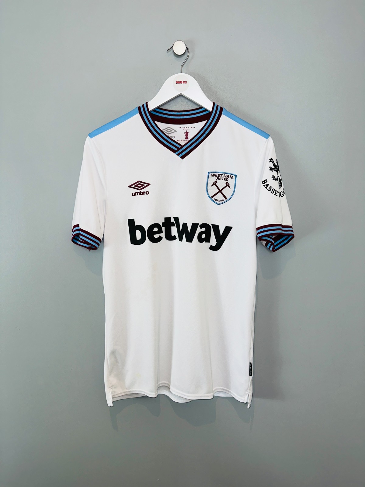 WEST HAM 2019/20 AWAY SHIRT (size M)  UMBRO ORIGINAL VINTAGE FOOTBALL SHIRT for sale on Ebay