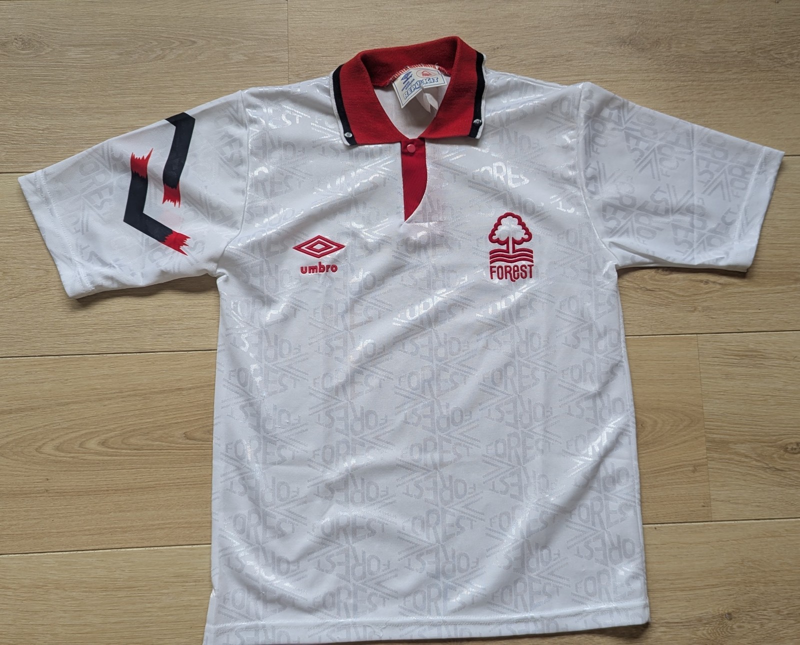 Nottingham Forest 1989-91 away shirt Umbro original 30-32