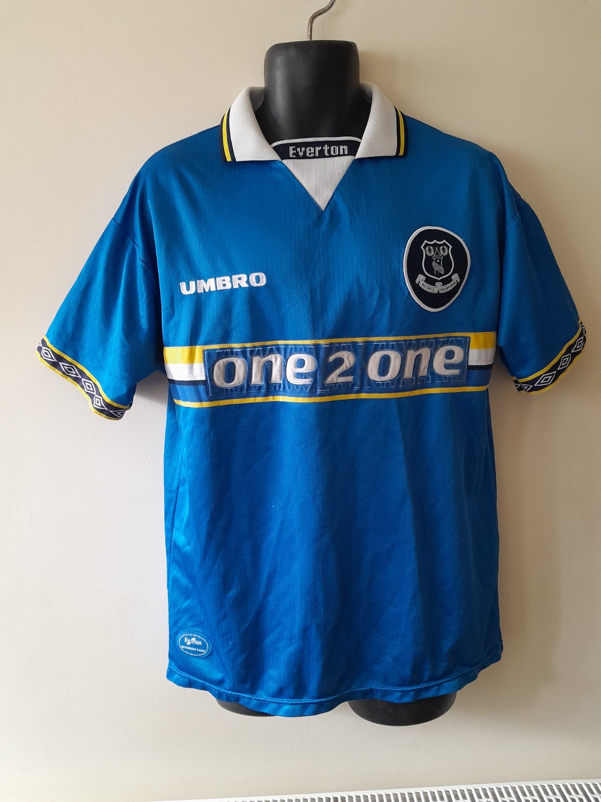 Everton Football Shirt. Size L. Sponsor One To One. for sale on Ebay