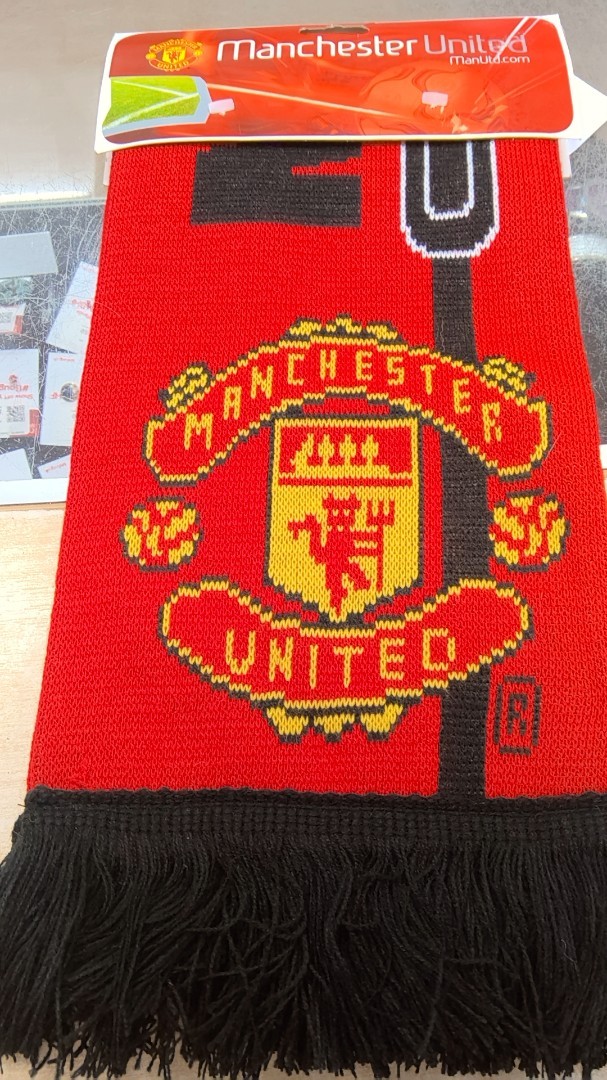 BNWT OFFICIAL MANCHESTER UNITED Football Club Scarf - CG S45 for sale on Ebay