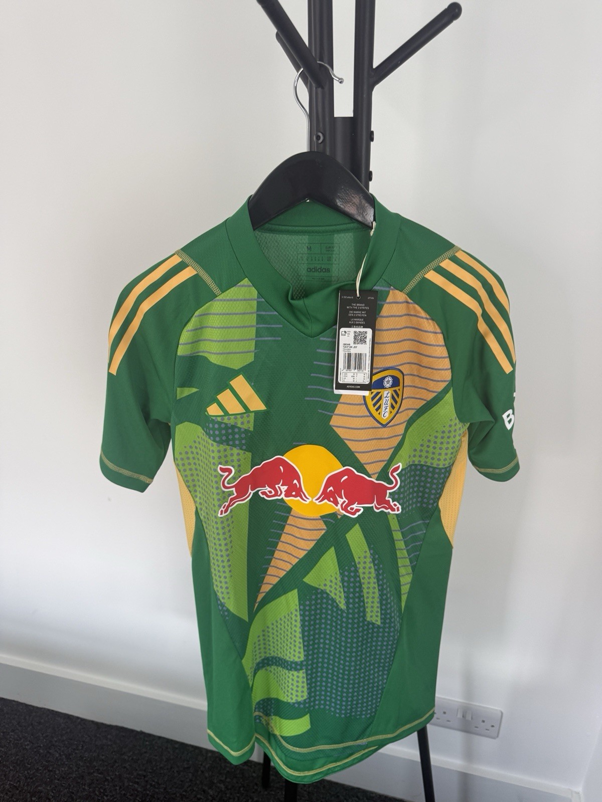 Leeds United Goalkeeper Shirt for sale on Ebay