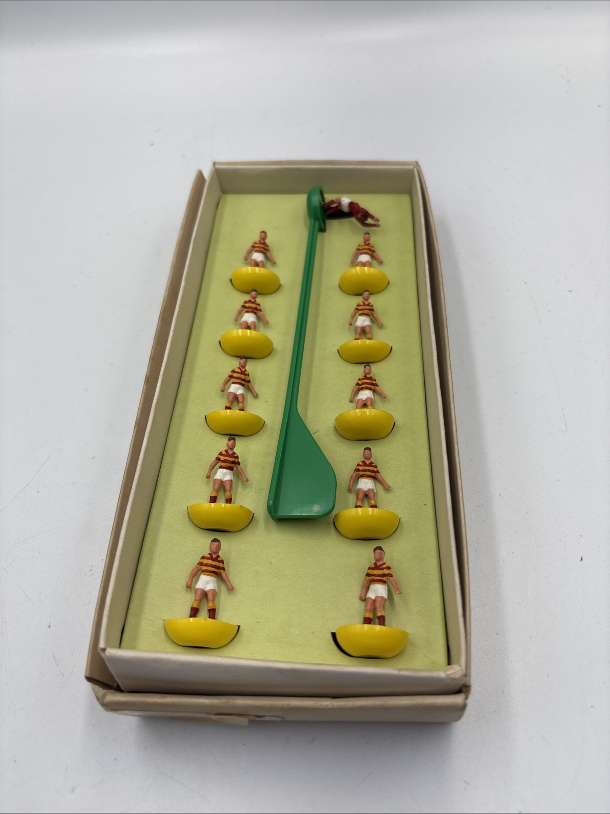Subbuteo Patrick Thistle Heavyweight Team Boxed Original for sale on Ebay