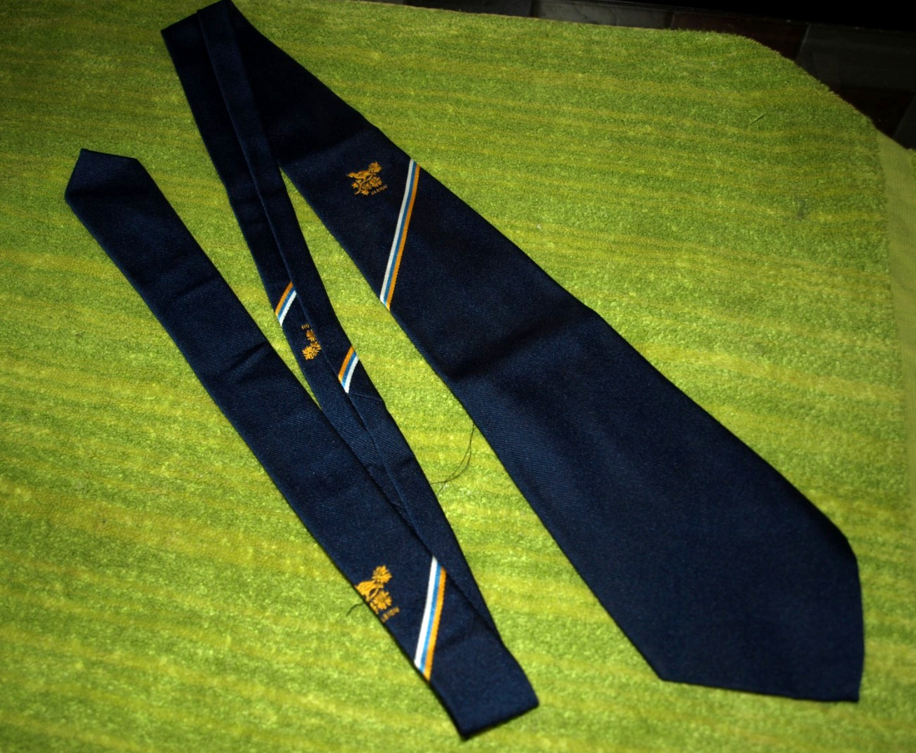 WBA - WEST BROMWICH ALBION - CLUB TIE - crest/stripe - vgc for sale on Ebay