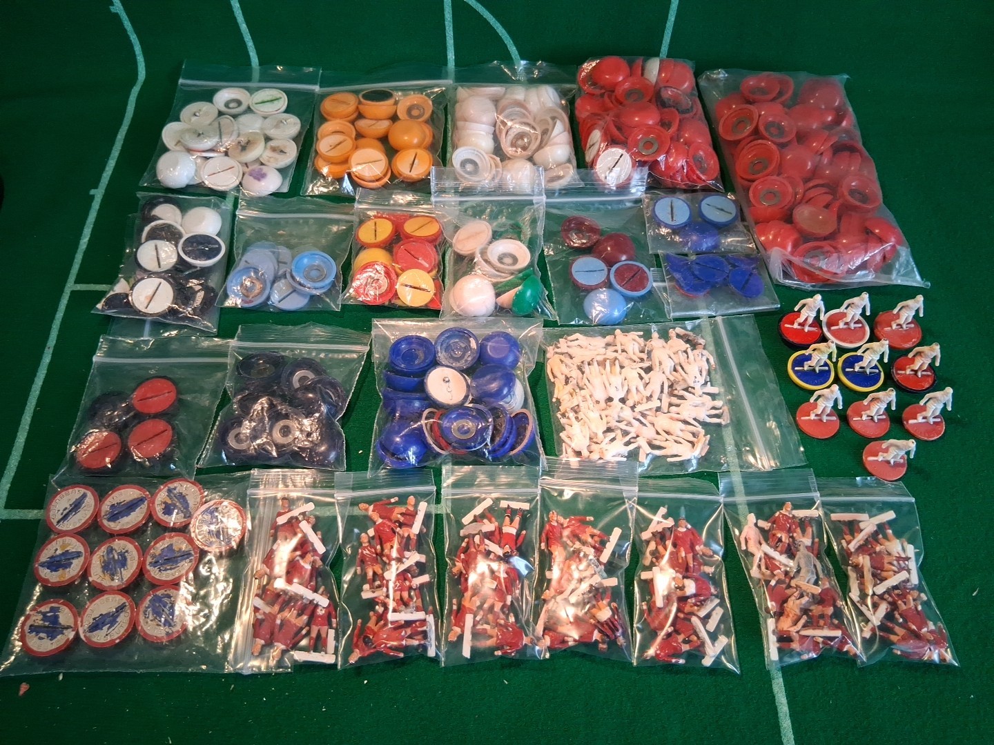 Subbuteo H/W Spares Job Lot.  Bases Discs Figures. Ideal Restoration Projects. for sale on Ebay