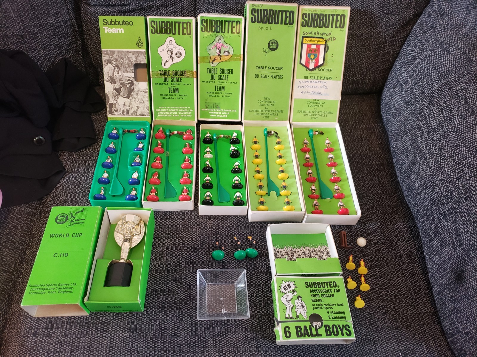 Job lot of vintage Subbuteo football teams, ball boys and world cup. No Reserve! for sale on Ebay