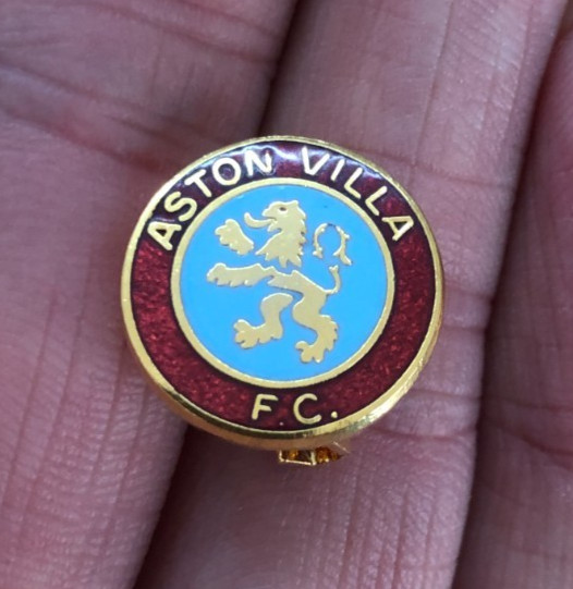 RARE OLD ASTON VILLA SMALL ROUND CREST  ENAMEL  PIN BADGE BY W.REEVES for sale on Ebay