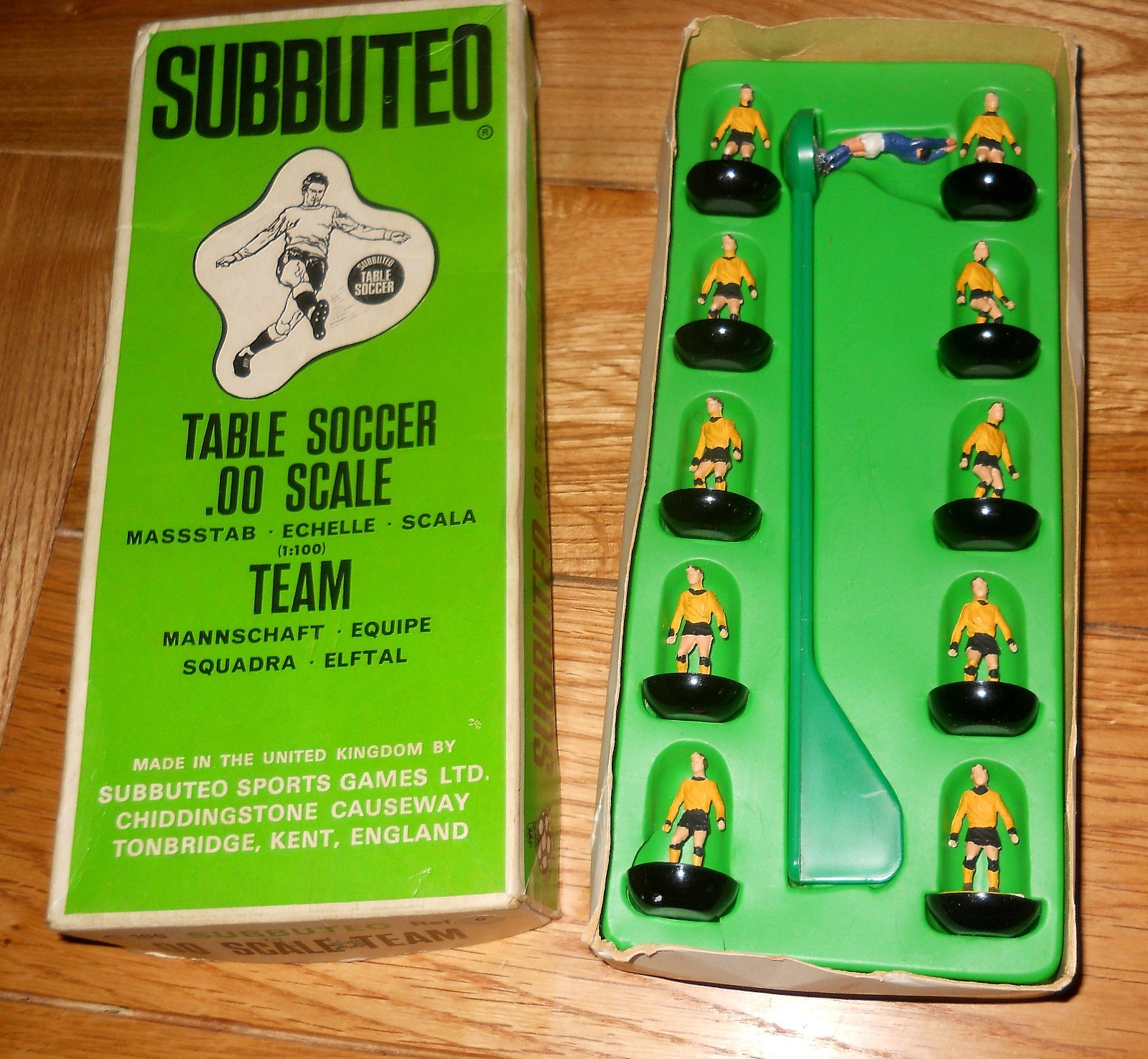Vintage Subbuteo HW Team Watford Hull Ref 6  with Box for sale on Ebay