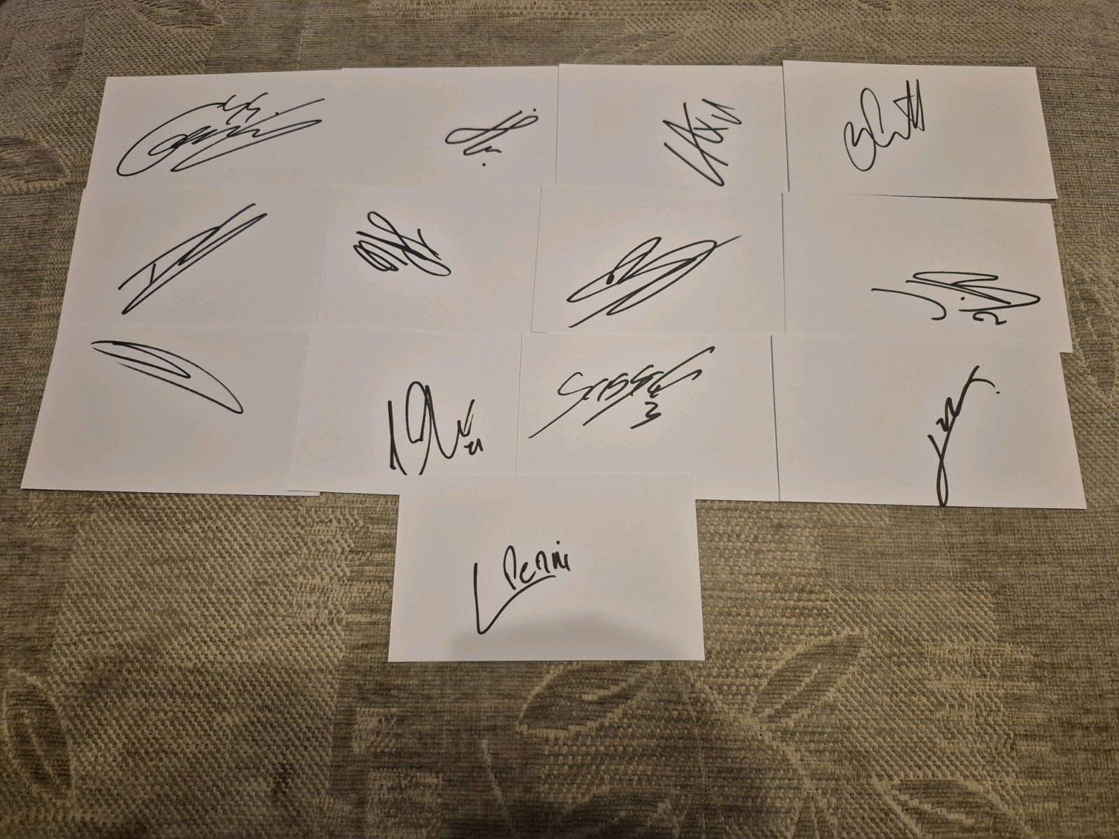 13 Signed Leeds United Football White Index Cards 2025/26 for sale on Ebay