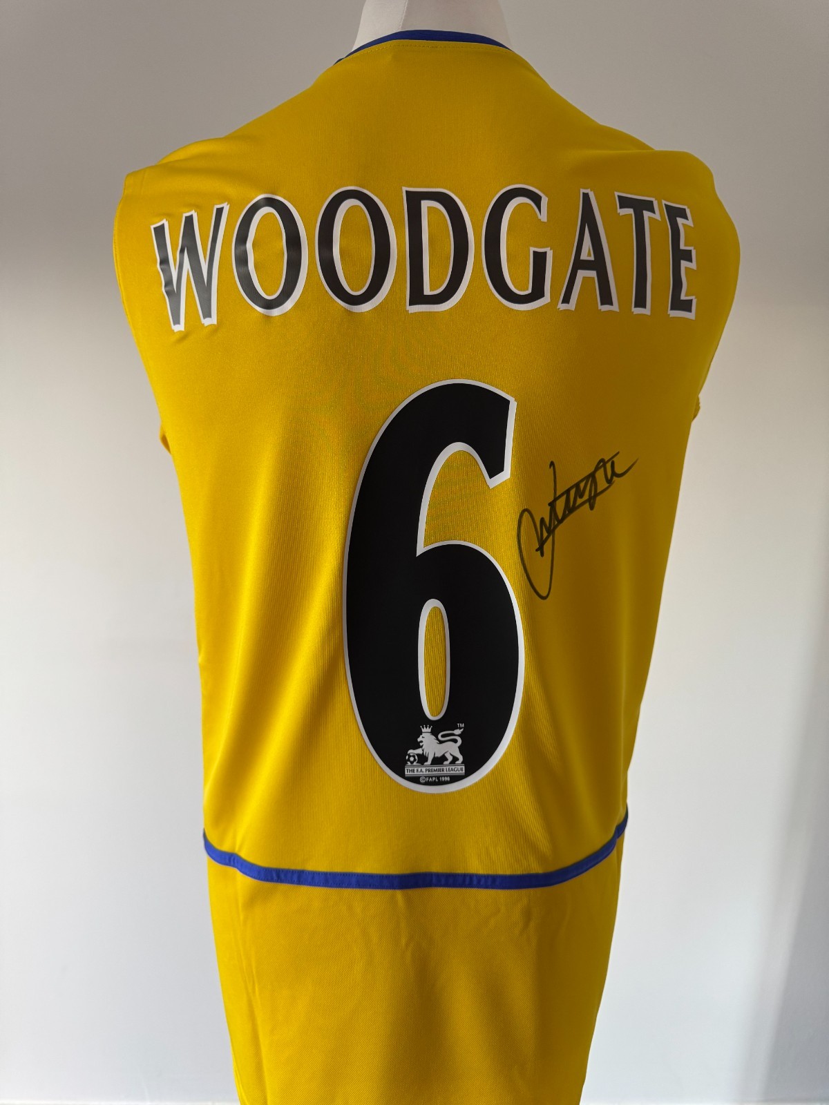 Signed JONATHAN WOODGATE Retro Shirt - Leeds United - PROOF/COA - England for sale on Ebay