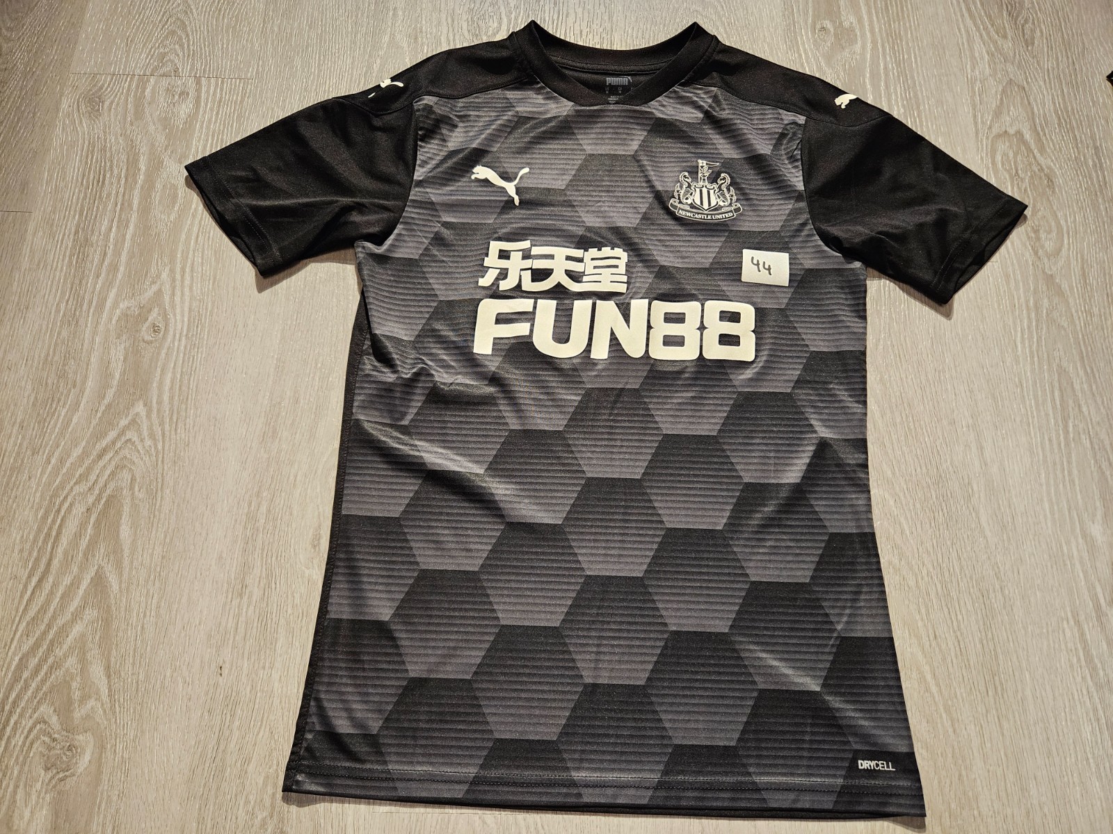 Mens Puma Newcastle training Football Shirt 19/20 Size M for sale on Ebay