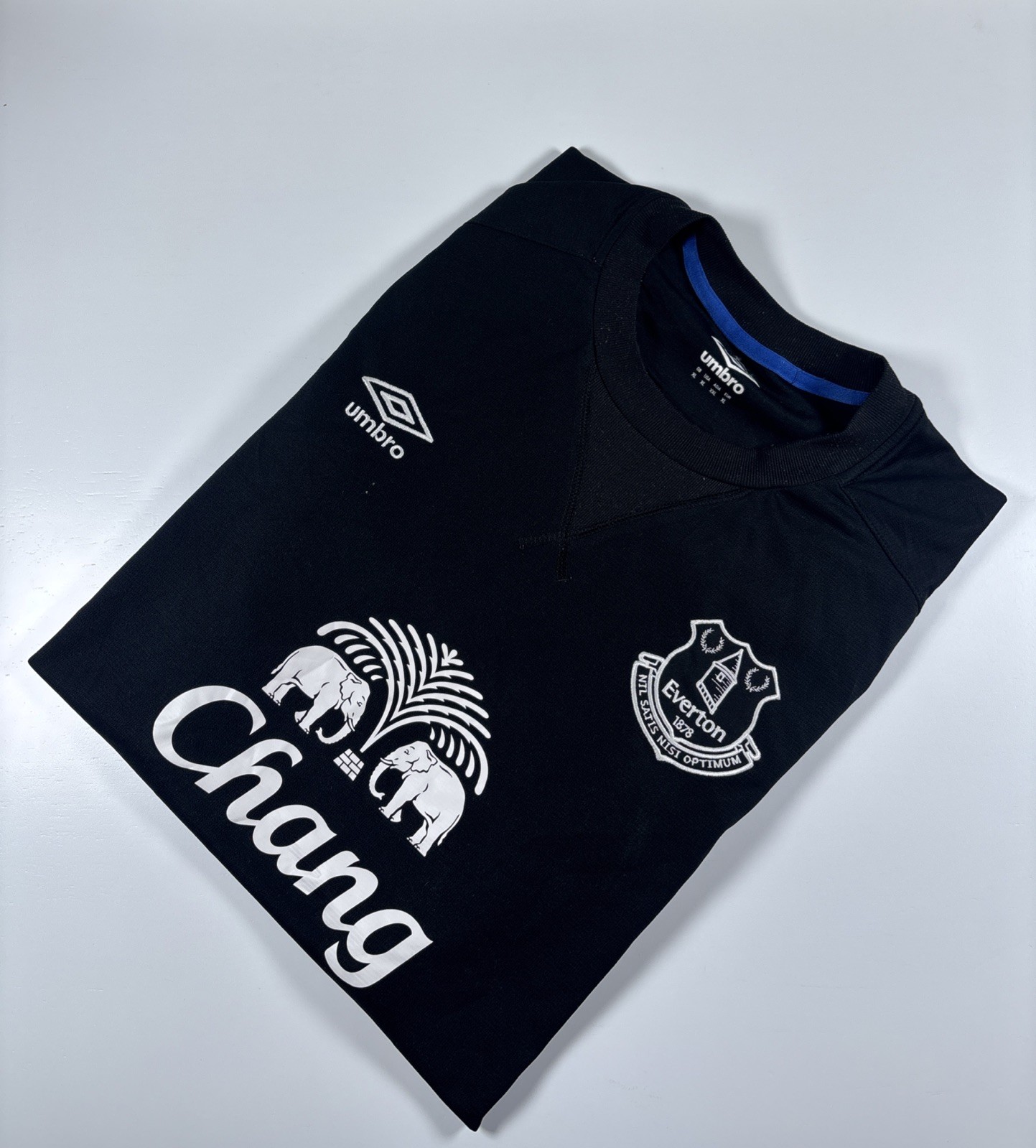 Authentic Umbro Everton 2015/16 Training Shirt.  Size XL. for sale on Ebay