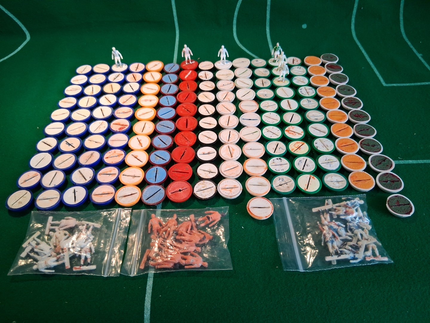 Subbuteo H/W Spares Job Lot. 15 Sets Of  Bases & Discs 30+ Figures. Project. for sale on Ebay