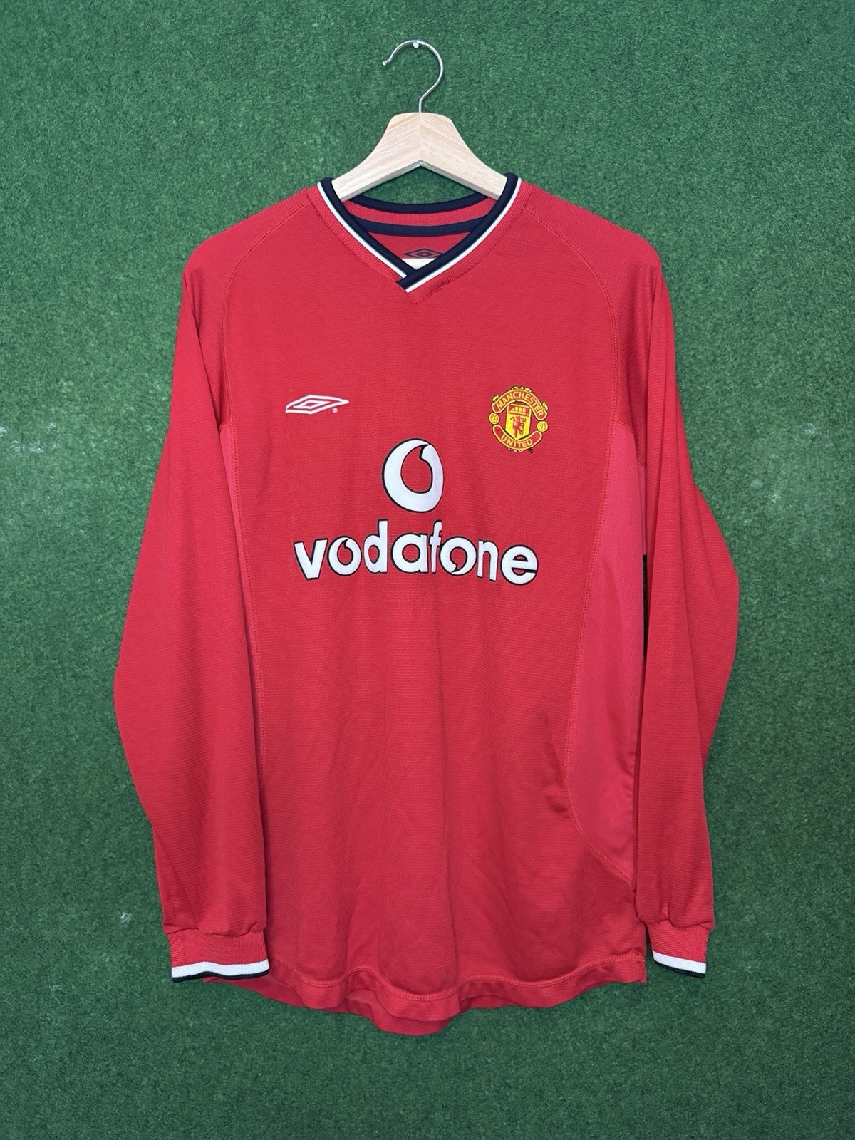 Original Manchester United 2000 Home Football Shirt MEDIUM UMBRO LONG SLEEVE for sale on Ebay