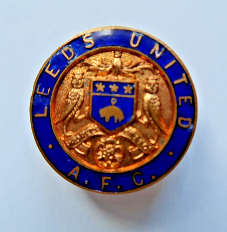 LEEDS UNITED VINTAGE LAPEL BADGE VERY RARE for sale on Ebay
