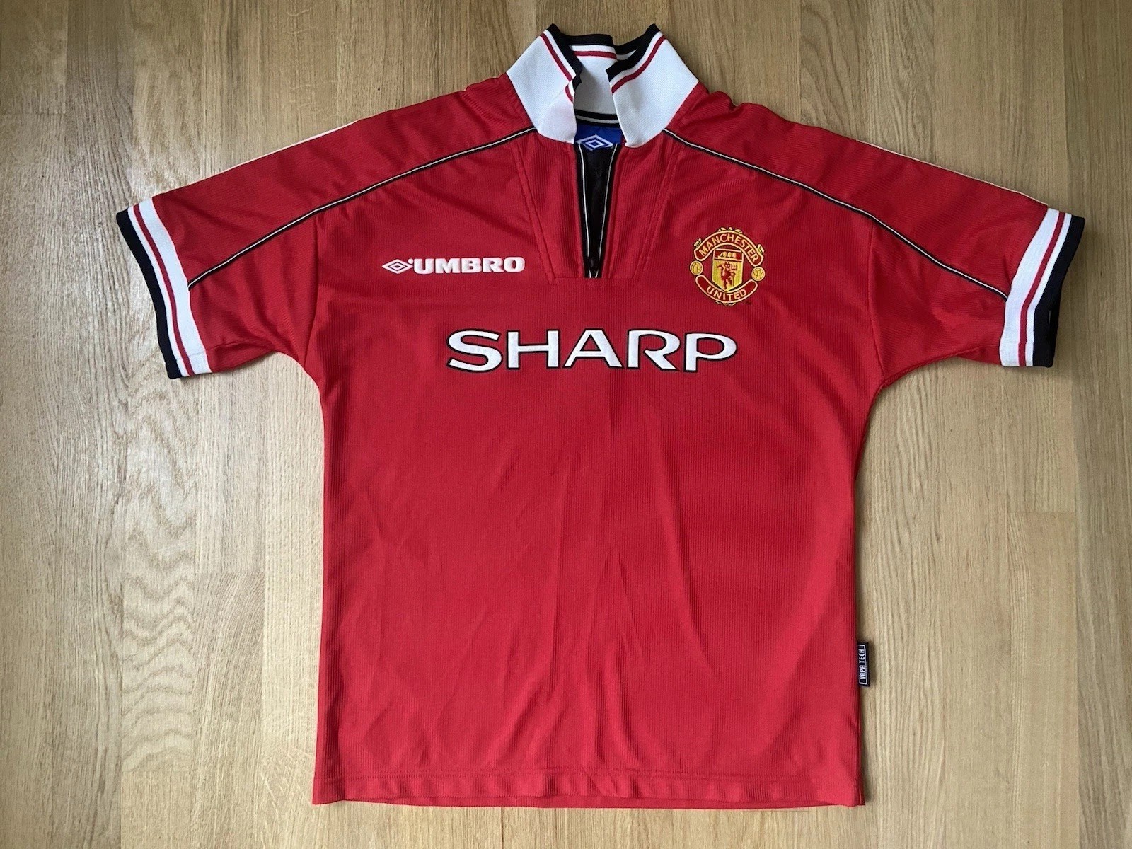 Manchester United Umbro Sharp home shirt 1998-2000 Treble 1999, Size M for sale on Ebay
